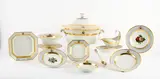 Kpm, Speiseservice mit Wappendekor, 1837-1844, Porzellan, farbig und gold staffiert