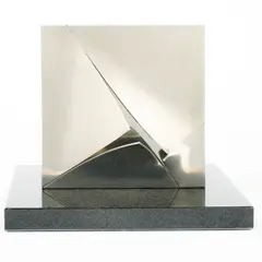 Erich Hauser, Nr. 18, 1981, Edelstahl auf Granitsockel