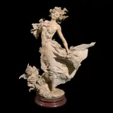 Giuseppe Armani, La Brezza, porcelain