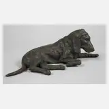 Sylvie Roubes, liegender Hund, Bronze