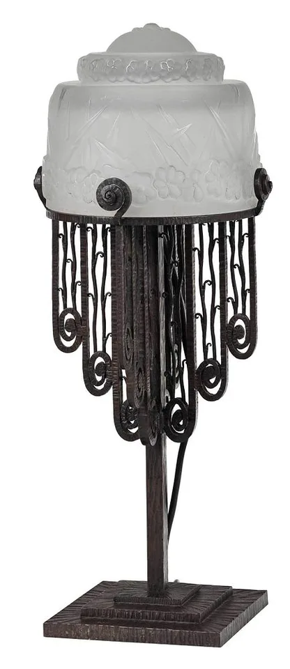 Muller Frères, Luneville French Art Deco Table Lamp, supported on wrought iron base