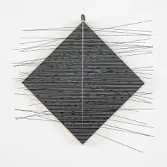 Losange Avec Cobalt by Jesús Rafael Soto, Escultura em madeira pintada, fios de metal e nylon, offered Nov 2025