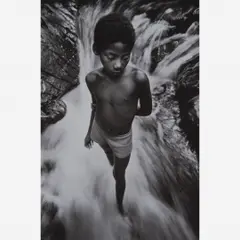 André Cypriano, Quilombola na cachoeira, do projeto Quilombas, 2006-2007, C-PRINT