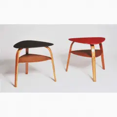 Hugues Steiner, Par de mesas de centro, série Bow-wood, 1948, Madeira pintada