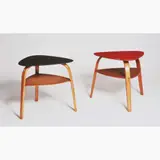 Hugues Steiner, Par de mesas de centro, série Bow-wood, 1948, Madeira pintada