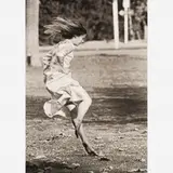 Thomas Hoepker, Dancing hippie girl in a park in the Height-Ashbury district, San Francisco, EUA