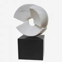 Cata-Vento, 1967 by Bruno Giorgi, Escultura em mármore de Carrara, offered Jul 2004