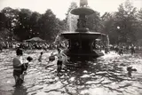 Garry Winogrand, Bethesda Fountain, Central Park, New York City c. 1970