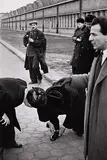 Erich Lessing, Zhou Enlai visits the car factory in Żerań, Poland 1957, 1957, photograph