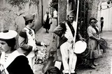 Elliott Erwitt, Parade Musicians, Saint Tropez