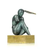 Francisco Barón Molina, La Bella y la Bestia, sculpture en bronze à patine verte et socle en laiton avec dessin gravé
