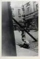 Albert Hennig, Spielende Kinder am Rinnstein, Leipzig. 1928– 1933