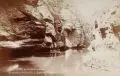 Hermann Krone, Die Grundmühle bei Böhm. Kamnitz, Um 1885, Albuminabzug, vollflächig auf mittelbraunem Trägerkarton montiert