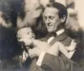Hugo Erfurth, Der Künstler Otto Schubert mit Sohn Tyll