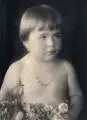 Adolf Dous, Acht Porträts eines Mädchens, en face und im Profil, 1938, Silbergelatineabzüge auf "Carbon-Braun"-Papier, matt
