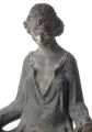 Reinhold Langner, Frau mit toter Katze. 1940er/ frühe 1950er Jahre, Zementguss, farbig gefasst