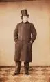 Constantin Schwendler, Portrait des Schauspielers Bogumil Dawison. Um 1857- 1860, Albuminabzug auf originalem Atelierkarton des Dresdner Fotografen