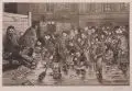 Heinrich Zille, Weihnachtsstimmung, 1905, Heliogravüre und Roulette in Schwarzbraun auf aufgewalztem China auf Kupfertiefdruckkarton