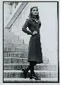Michael Volkmann, Modell auf einer Treppe, Um 1970, Silbergelatineabzug auf Agfa- Fotopapier