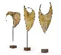 Anita Voigt-Hertrampf, Segel I-III, Stahl, gefärbtes Papier und Sandstein