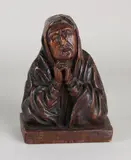 18e - 19e eeuw by Antieke eikenhouten gestoken buste van een biddende vrouw, offered Jun 2019