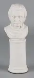 Oude piedestal met buste van Einstein, Einstein, Meerschuim of kunststof? Afmeting: 16 cm