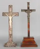 Twee 19e eeuwse heilig kruizen, 19e eeuw., Eén maal notenhout met metalen Corpus Christi