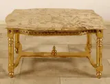 Verg. tafeltje, marmeren blad, Oude goudkleurige bijzettafel met oker en bruin geaderd marmeren blad in Louis Quinze stijl 20e eeuw 50x92x57cm