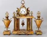 Groot 3-delig Frans marmeren pendulestel ca, geel, Groot 3-delig Frans marmeren pendulestel ca