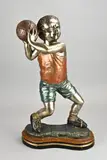 Basketballer by Groot bronzen beeld van een Amerikaanse basketballer, offered Jan 2026