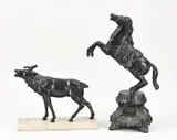 Twee beelden, Rendier + paard, Bronskleurig