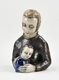 Steengoed figuur door Elfriede Balzar Kopp, H 28,5 cm.