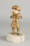 G. Bailly, Meisje met pet, Antiek Frans verguld bronzen figuur op marmeren basement