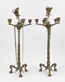 2x Bronzen kandelaar, H 63 cm.