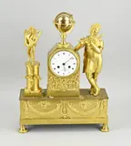 Grote vuurvergulde bronzen empire pendule, 1820