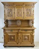 1890 by Eikenhouten Gründerzeit buffet met veel snijwerk, offered Apr 2025