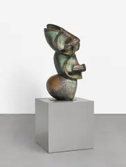 Henry Moore, Three Part Object, 1960, Bronze, goldbraun patiniert