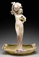 Amphora, Figural Centerpiece