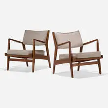 lounge chairs model U-430, pair by Jens Risom, c. 1955, walnut, upholstery, sold Sep 2020