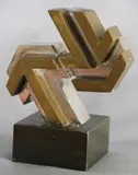 Sin Titulo by José María Cruz Novillo, escultura de metal y bronce, offered Mar 2026