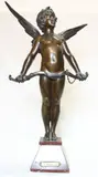 Auguste Moreau, Cupido, escultura de bronce con pátina marrón
