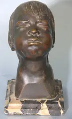 Filippo Cifariello, Sous La Pluie, escultura de bronce patinado