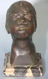 Filippo Cifariello, Sous La Pluie, escultura de bronce patinado