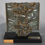 Los Vientos by Hugo Rodriguez, escultura de bronce con pátina verde y dorado, offered Jun 2022