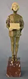 Paje Con Libro by Léon Delagrange, escultura de bronce dorado, offered Mar 2022
