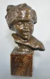 Tete D'Enfant by Jean Antoine Injalbert, escultura de bronce patinado, offered Mar 2022