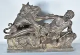 En Lucha Con Leones by Julius Franz, esculturas de petit bronce patinadas, offered Apr 2021