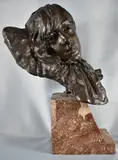 Niña Pensativa by Antonio Rescaldani, escultura de bronce patinado, offered Sep 2021