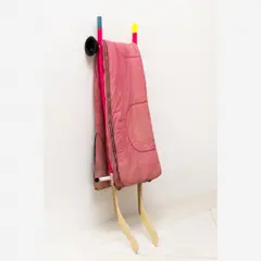 Alexandre Da Cunha, MULTIUSI, 2001, TACO DE HOCKEY, BORRACHA,FITA ADESIVA E SACO DE DORMIR