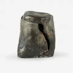 Untitled by Paulo Monteiro, Escultura em chumbo, offered Aug 2015